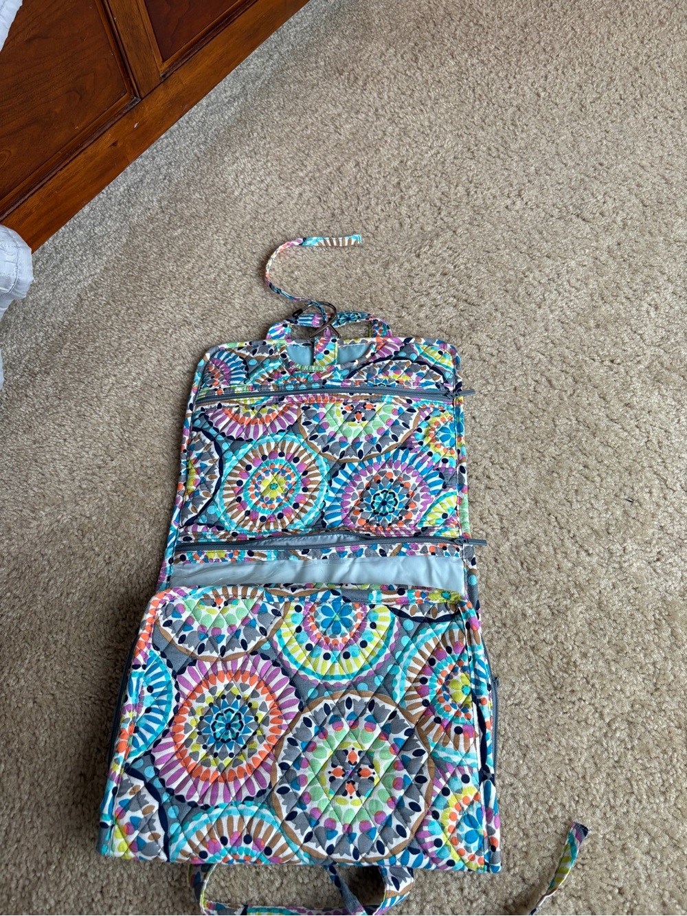 Vera bradley Quilted Hanging cosmetic Organizer in Multicolor Medallion Print - Picture 2 of 4